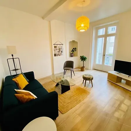 Au Coeur De Ville Laval  Room photo