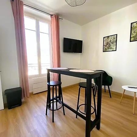 Au Coeur De Ville Laval  Room photo